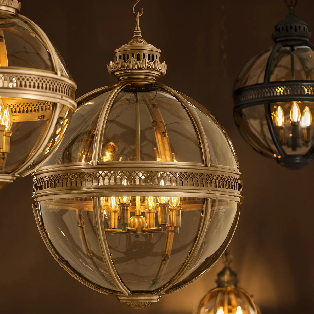 Lantern Residential M - Antique Brass Finish