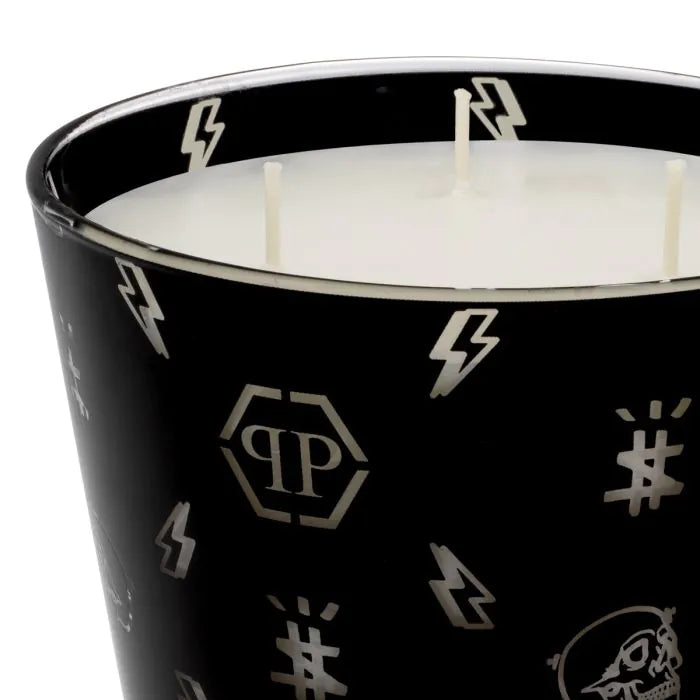 Candle Monogram M